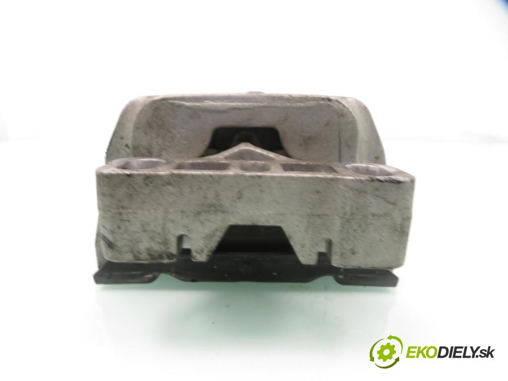 VW GOLF IV (1J1) HB 2000 66,00 1.9 TDI - AGR 1896,00 AirBag Motor 107975