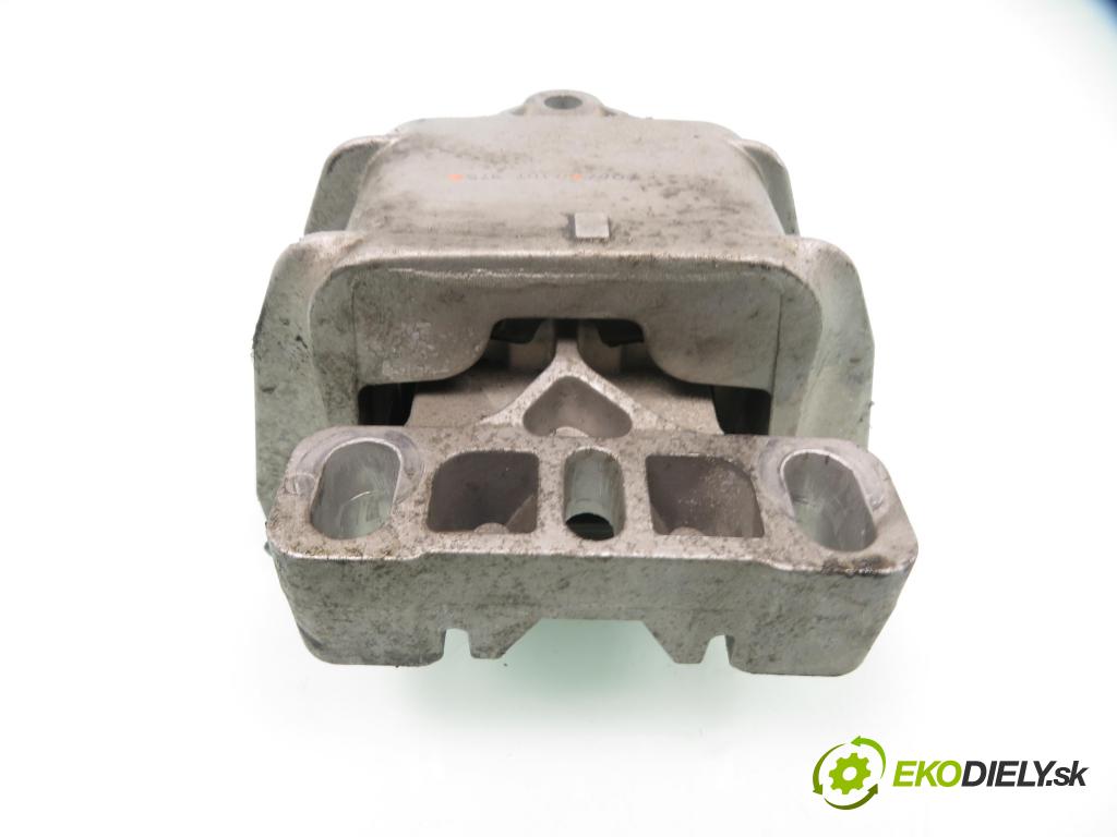 VW GOLF IV (1J1) HB 2000 66,00 1.9 TDI - AGR 1896,00 AirBag Motor 107975