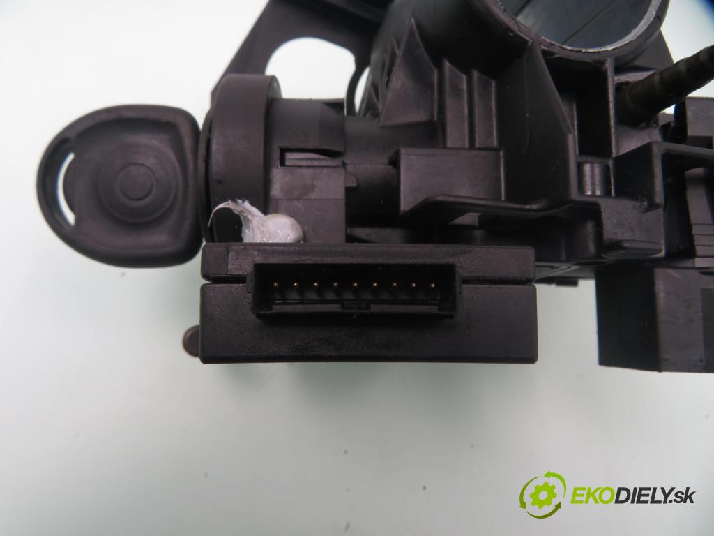 OPEL MERIVA A nadwozie wielkoprzestrzenne (MPV) (X03) HB 2006 74,00 1.7 CDTI 101 - Z 17 DT 1686,00 spinačka 90589313 ; 90589389 ; 24413106 (Spínacie skrinky a kľúče)