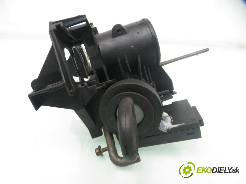 OPEL MERIVA A nadwozie wielkoprzestrzenne (MPV) (X03) HB 2006 74,00 1.7 CDTI 101 - Z 17 DT 1686,00 spinačka 90589313 ; 90589389 ; 24413106 (Spínacie skrinky a kľúče)