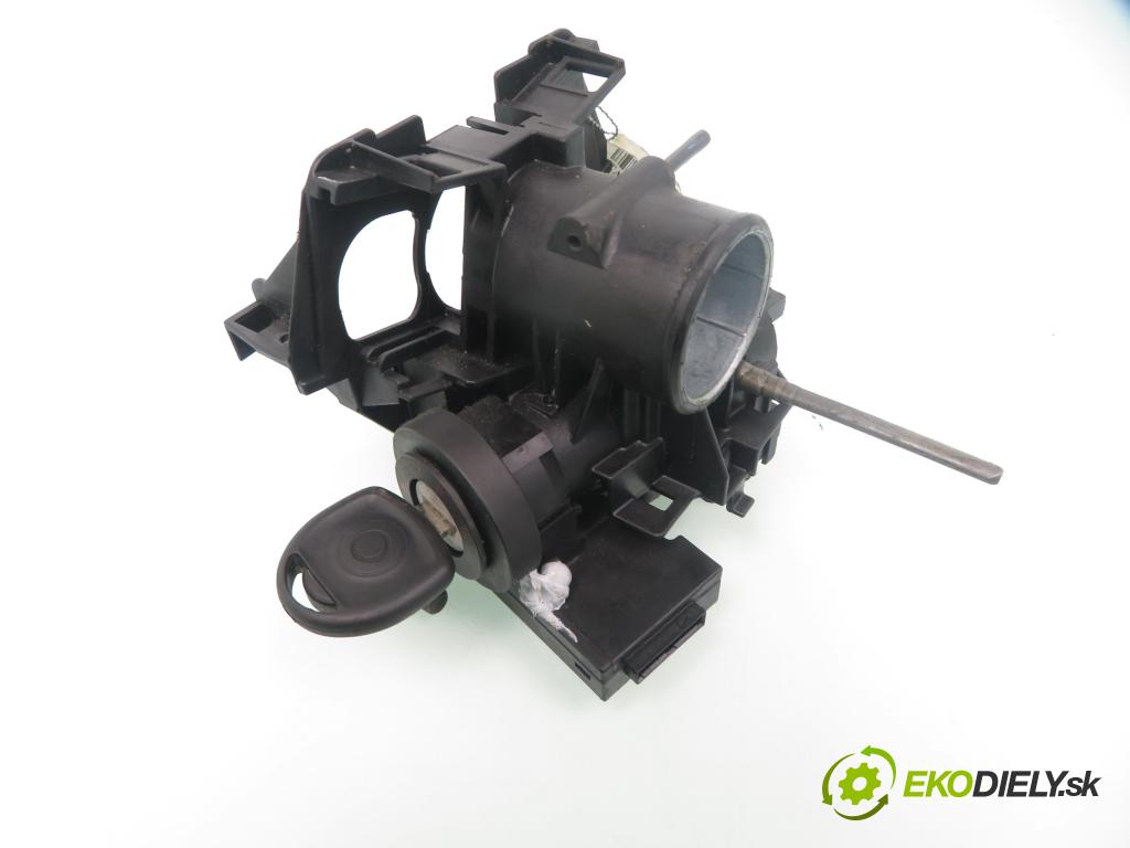 OPEL MERIVA A nadwozie wielkoprzestrzenne (MPV) (X03) HB 2006 74,00 1.7 CDTI 101 - Z 17 DT 1686,00 spinačka 90589313 ; 90589389 ; 24413106 (Spínacie skrinky a kľúče)