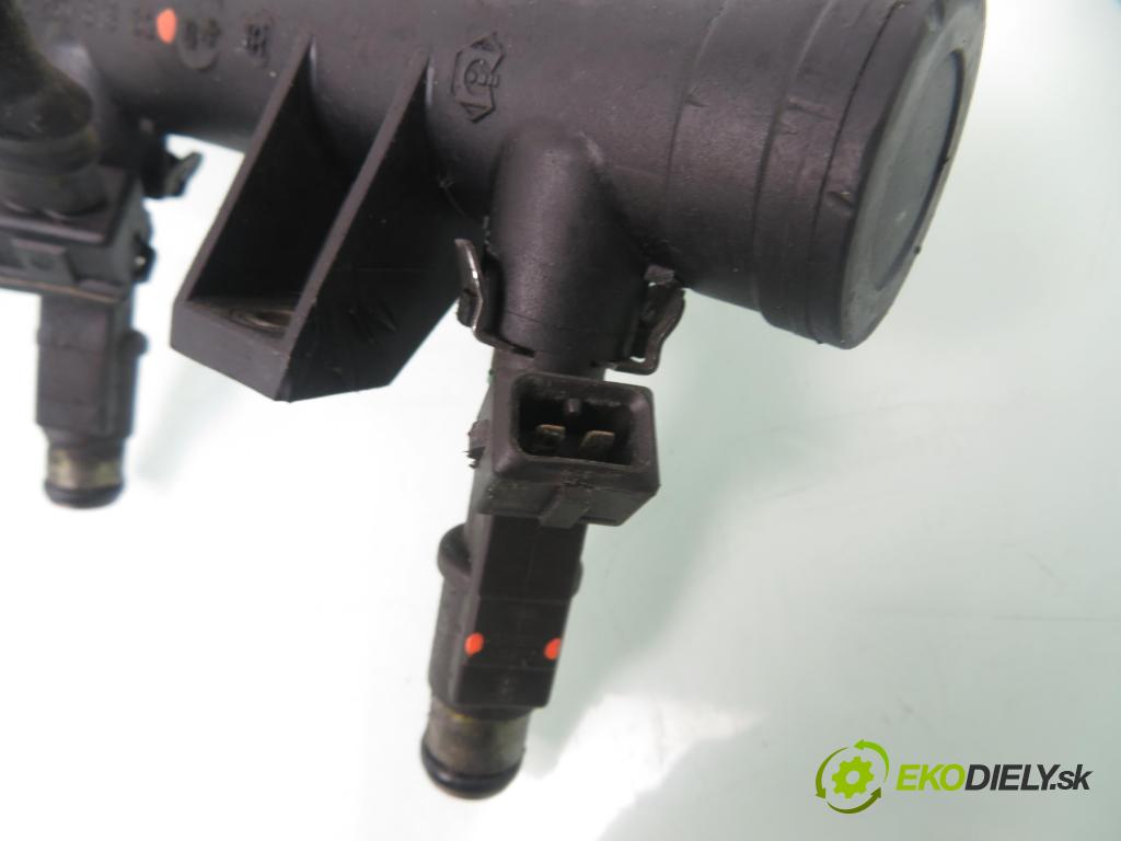 CITROEN C5 I (DC_) LIFTBACK 2003 85,00 1.8 16V (DC6FZB, DC6FZE) - 6FZ (EW7J4) 1749,00 Lišta vstrekovacia 9628084680 ; 01F005A (Vstrekovacie lišty)