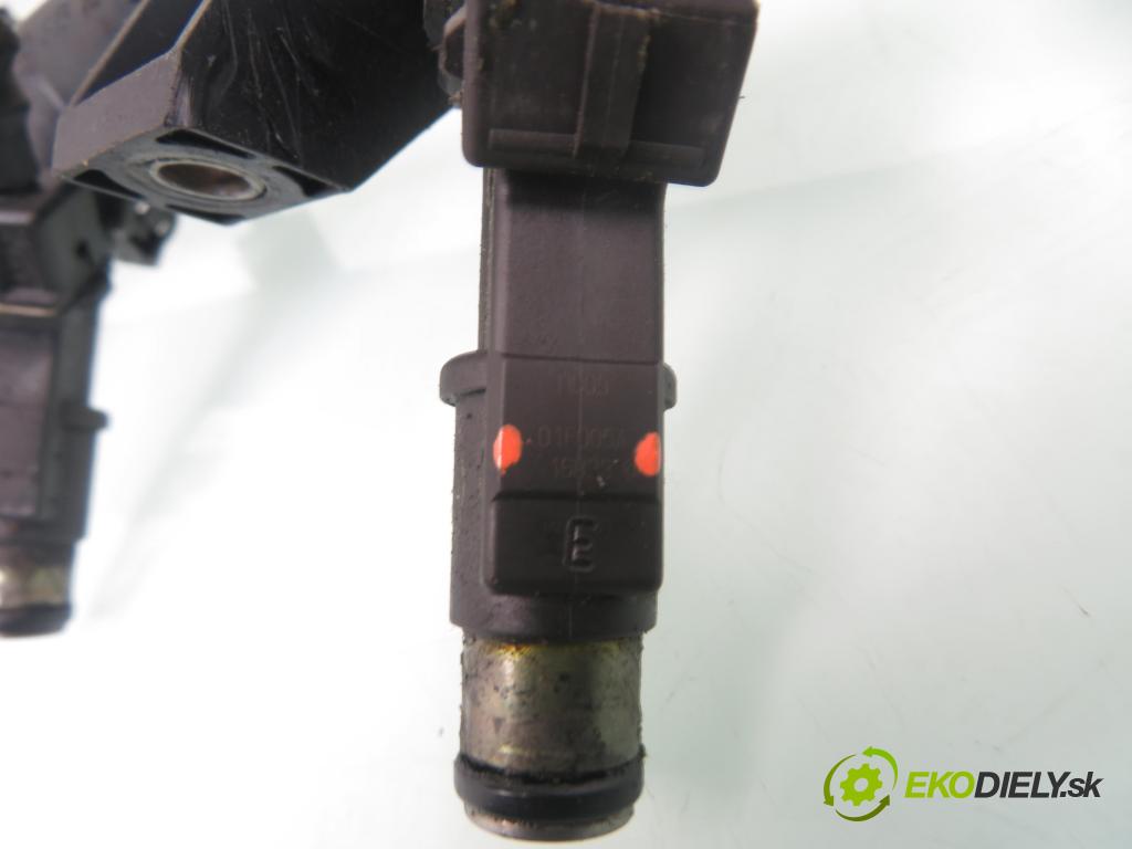 CITROEN C5 I (DC_) LIFTBACK 2003 85,00 1.8 16V (DC6FZB, DC6FZE) - 6FZ (EW7J4) 1749,00 Lišta vstrekovacia 9628084680 ; 01F005A (Vstrekovacie lišty)