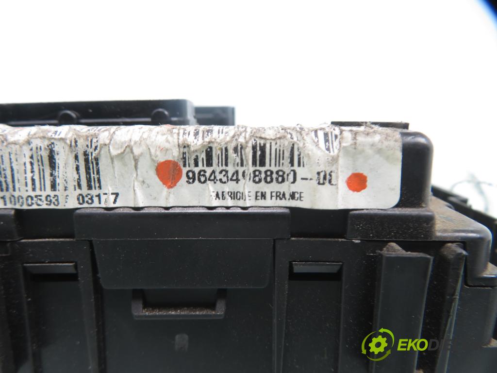 CITROEN C5 I (DC_) LIFTBACK 2003 85,00 1.8 16V (DC6FZB, DC6FZE) - 6FZ (EW7J4) 1749,00 MODUL BSI 964349888000 ; T118470003G