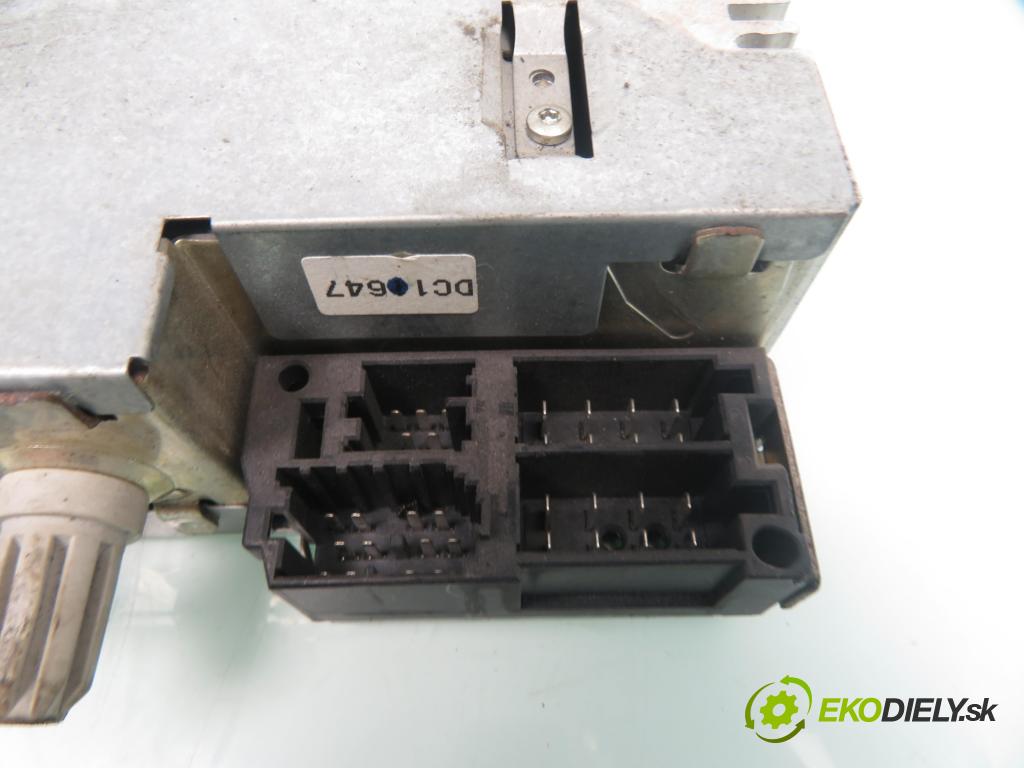 RENAULT SCENIC II (JM0/1_) MINIVAN 2006 110,00 2.0 dCi (JM1K) - M9R 700 1995,00 RADIO CD 8200562686T ; 8200562686