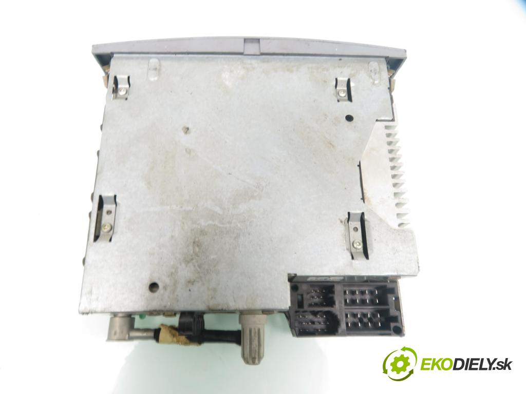 RENAULT SCENIC II (JM0/1_) MINIVAN 2006 110,00 2.0 dCi (JM1K) - M9R 700 1995,00 RADIO CD 8200562686T ; 8200562686
