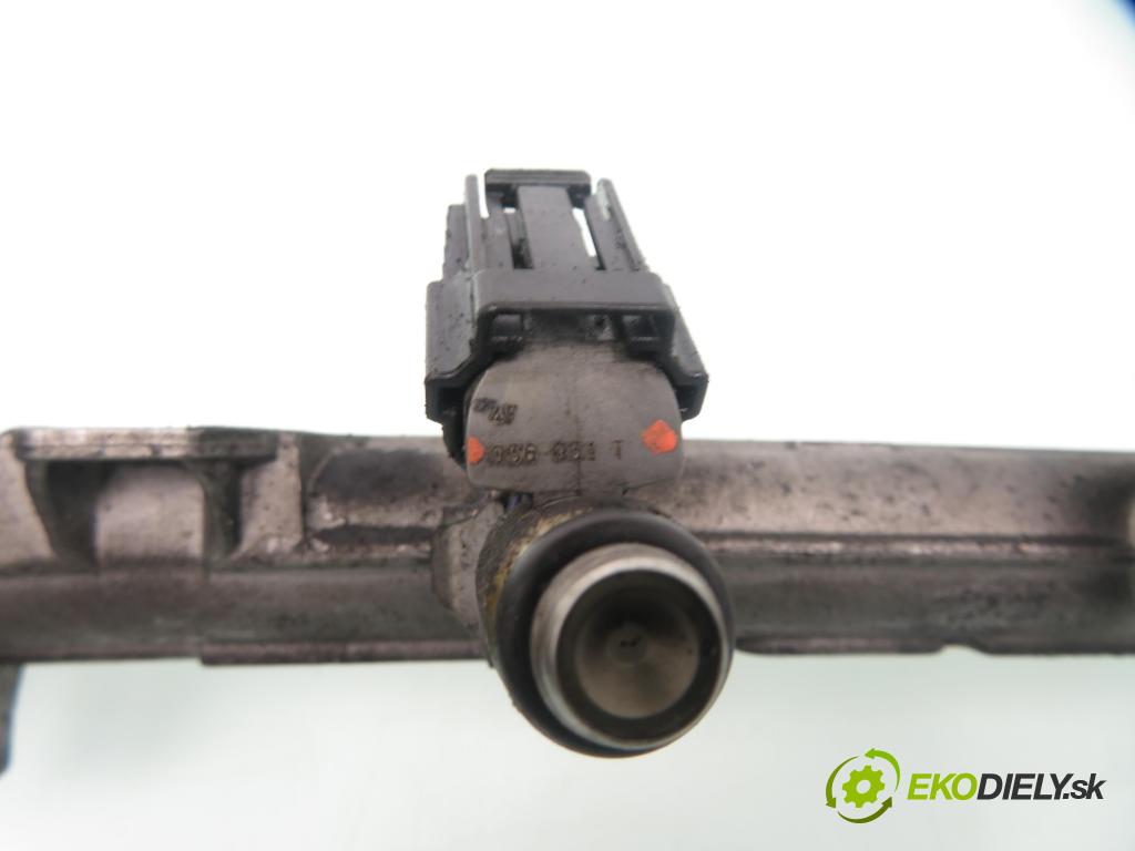 SEAT LEON (1M1) HB 2002 77,00 1.6 16 V - AZD 1598,00 Lišta vstrekovacia 036133319AL ; 036031T (Vstrekovacie lišty)