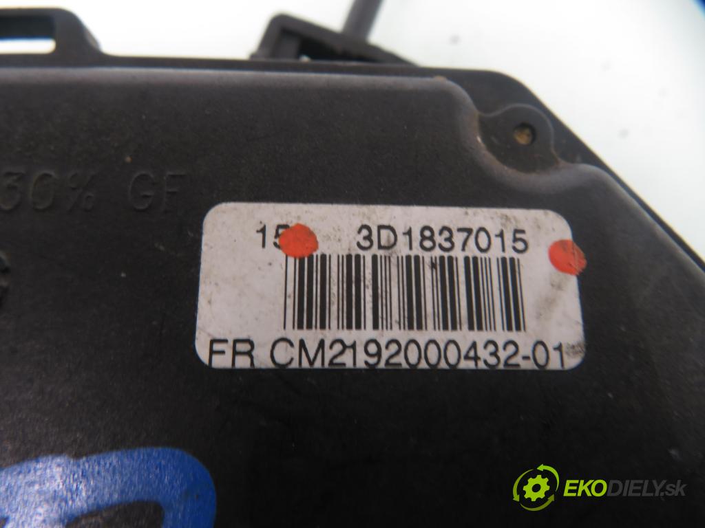 SEAT ALTEA (5P1) MINIVAN 2004 75,00 1.6 102 1595,00 zámok 3D1837015
