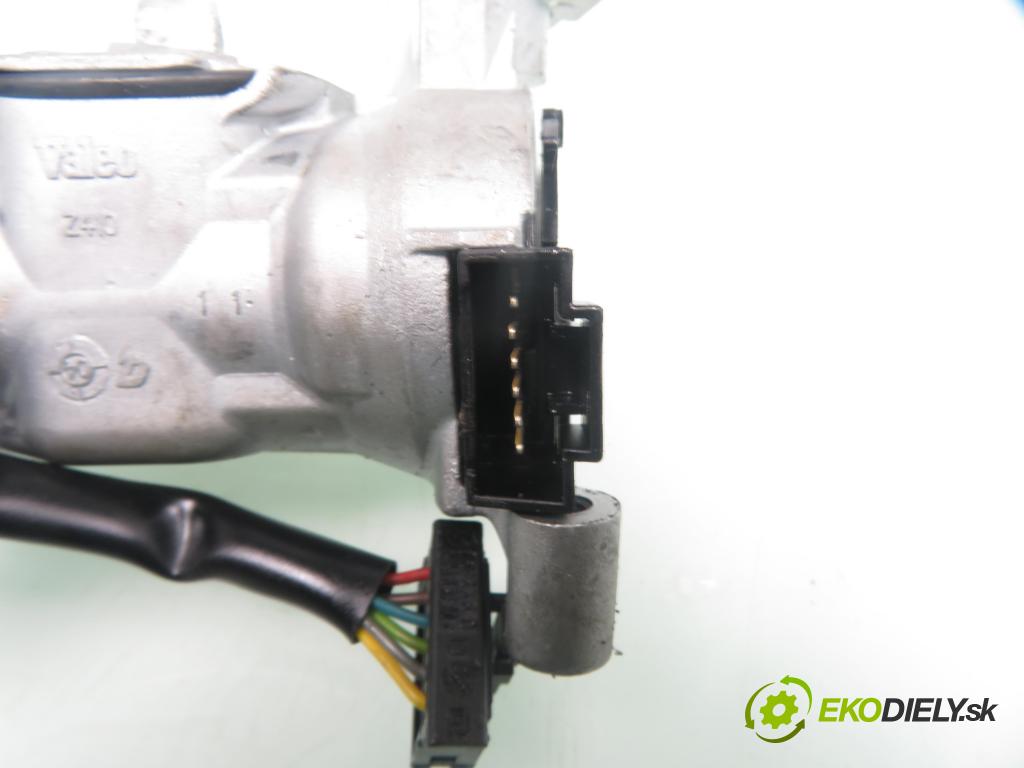 SEAT ALTEA (5P1) MINIVAN 2004 75,00 1.6 102 1595,00 spinačka 1K0905851B ; 1K0905865 (Spínacie skrinky a kľúče)