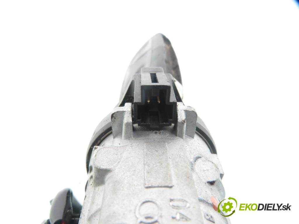 SEAT ALTEA (5P1) MINIVAN 2004 75,00 1.6 102 1595,00 spinačka 1K0905851B ; 1K0905865 (Spínacie skrinky a kľúče)