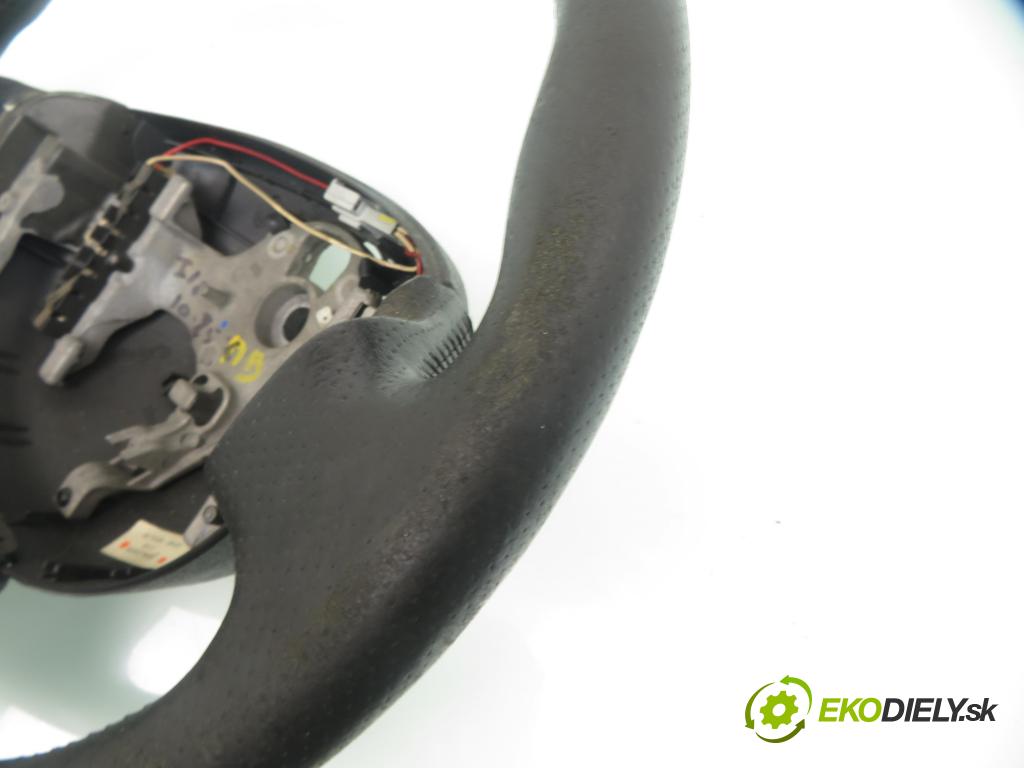 RENAULT SCENIC II (JM0/1_) MINIVAN 2006 110,00 2.0 dCi (JM1K) - M9R 700 1995,00 Volant 8200587074 ; 8200544828 ; 8200276082 (Volanty)