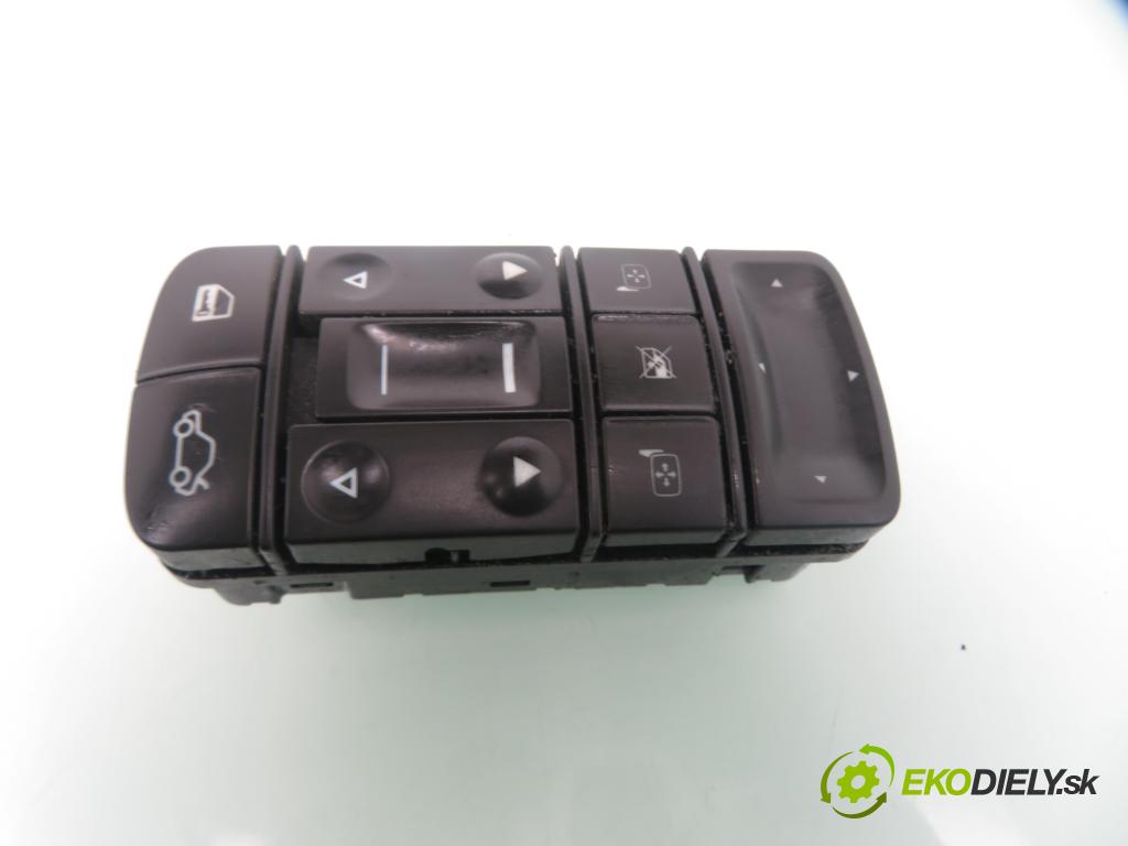 OPEL VECTRA C (Z02) LIFTBACK 2004 110,00 1.9 CDTI - Z 19 DTH 1910,00 Panel ovládania okien 09185954