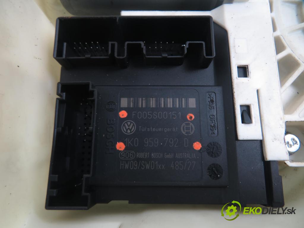 SEAT ALTEA (5P1) MINIVAN 2004 75,00 1.6 102 1595,00 mechanismus oken PPE 5P0837402A ; F005S00151 ; 1K0959792D