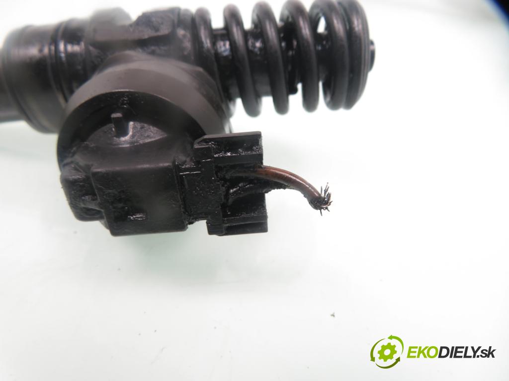 VW PASSAT B5.5 Variant (3B6) KOMBI 2001 96,00 1.9 TDI PD 130 - AVF 1896,00 Vstrekovač 038130073AK ; 0414720038 (Vstrekovače)