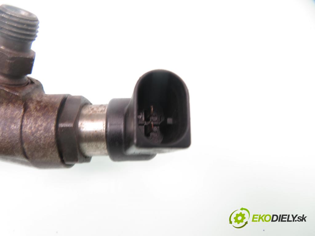 FORD FOCUS II (DA_, HCP) HB 2006 85,00 1.8 TDCi 115 - KKDA 1753,00 vstrekovač 4M5Q9F593AD (Vstrekovače)