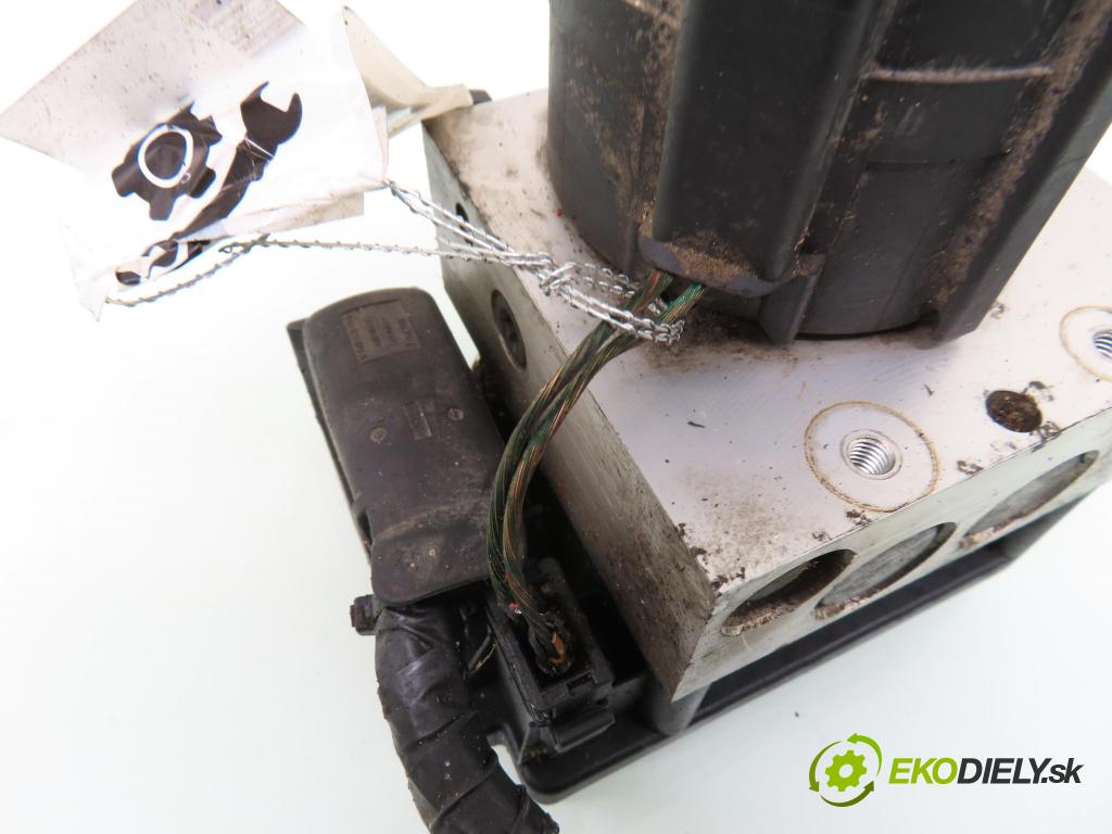 VW GOLF III (1H1) HB 1995 66,00 1.8 - ABS 1781,00 Pumpa ABS 3A0907379 ; 10020400174 (Pumpy ABS)