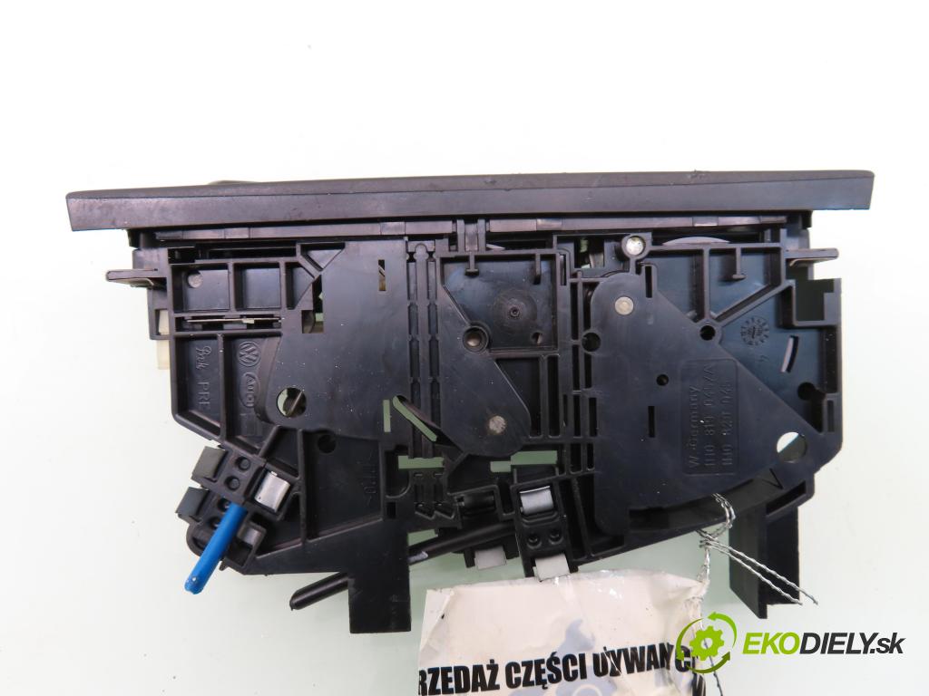 VW GOLF III (1H1) HB 1995 66,00 1.8 - ABS 1781,00 Panel kúrenia 1H0819045A ; 1H0820045