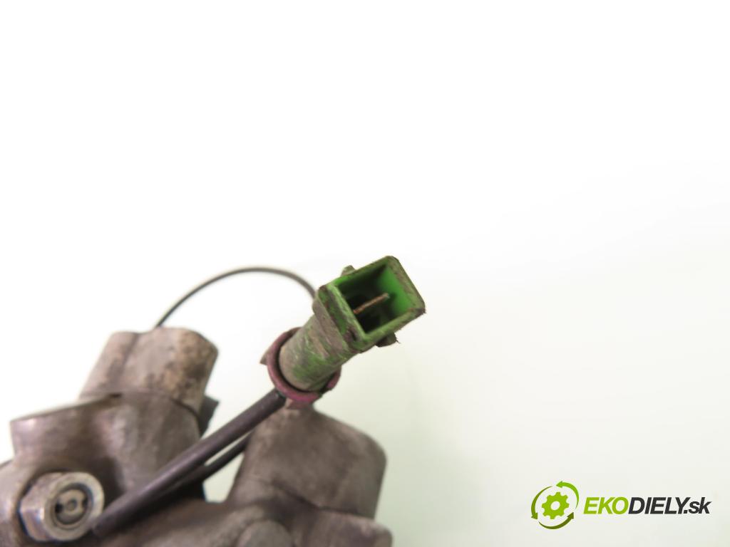 VW PASSAT B5.5 Variant (3B6) KOMBI 2001 96,00 1.9 TDI PD 130 - AVF 1896,00 KOMPRESOR: klimatizácie 8D0260808 ; 4472208180 (Kompresory klimatizácie)