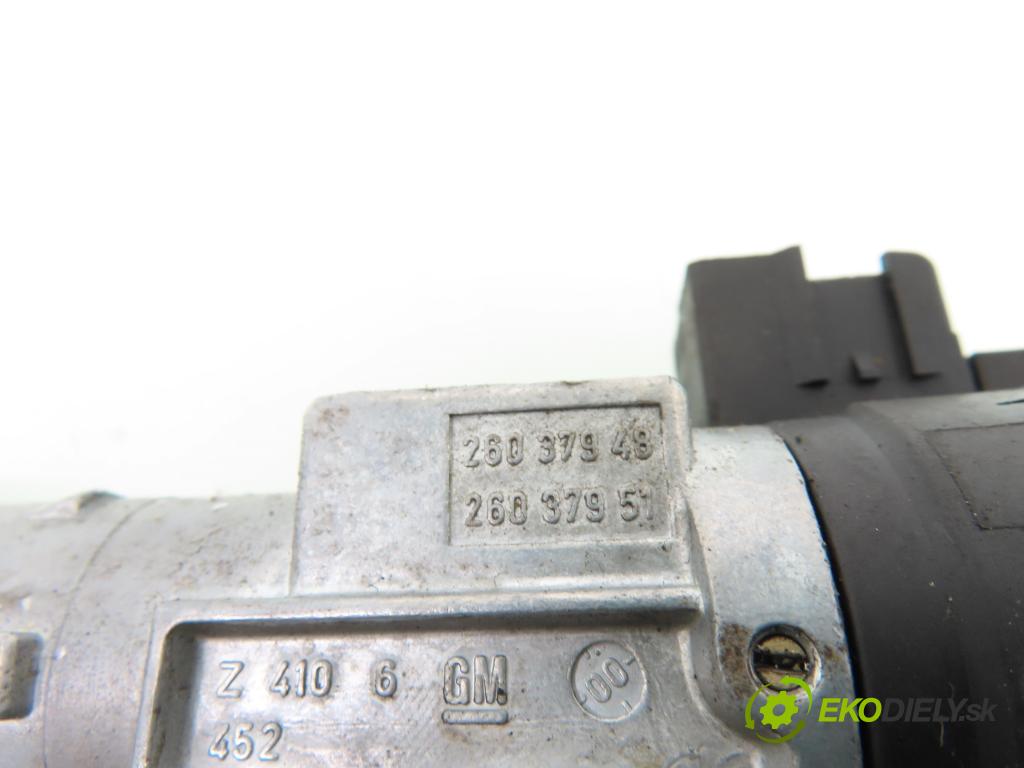 OPEL VECTRA B (J96) SEDAN 2000 85,00 1.8 i 16V ECOTEC  X 18 XE 1799,00 spinačka 26037948 ; 26037951 (Spínacie skrinky a kľúče)