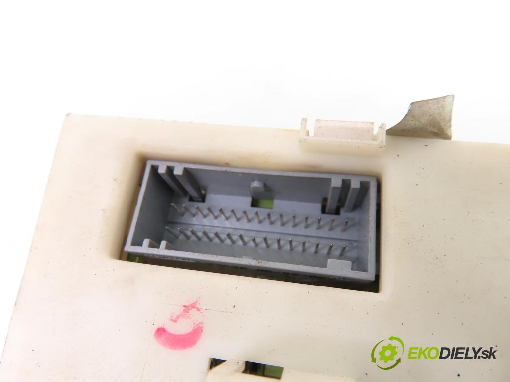 RENAULT LAGUNA II (BG0/1_) LIFTBACK 2005 99,00 2.0 16V (BG00, BG0K, BG0P, BG0W) - F4R 712 1998,00 Panel kúrenia KLIMATRONIK 8200181132D