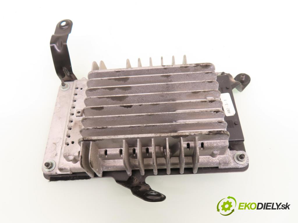 AUDI A3 (8P1) HB 2006 103,00 2.0 TDI PD 16V 140 1968,00 Zosilňovač 8P3035223 (Zosilňovače)