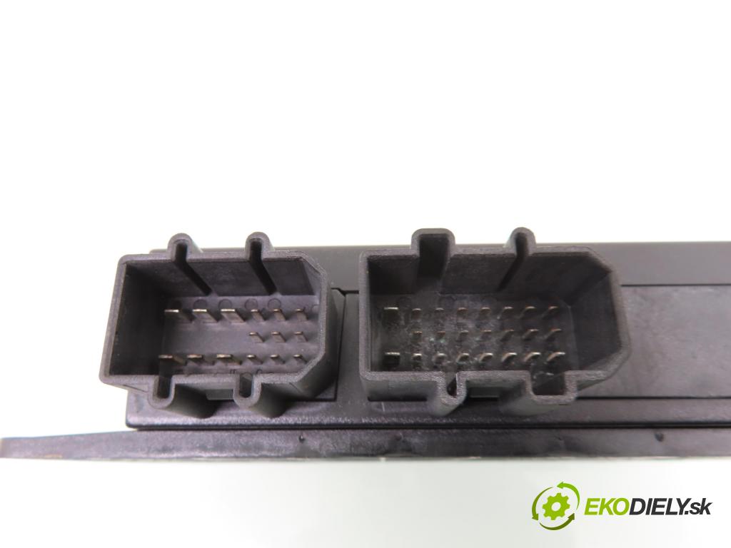 VW PASSAT B5.5 Variant (3B6) KOMBI 2001 96,00 1.9 TDI PD 130 - AVF 1896,00 MODUL komfortu 1C0959799B