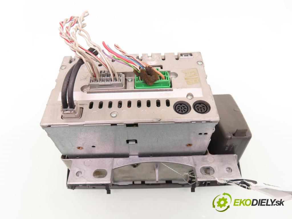 VOLVO S60 I (384) SEDAN 2001 132,00 2.0 T - B 5204 T5 1984,00 RADIO CD Modul 86511521
