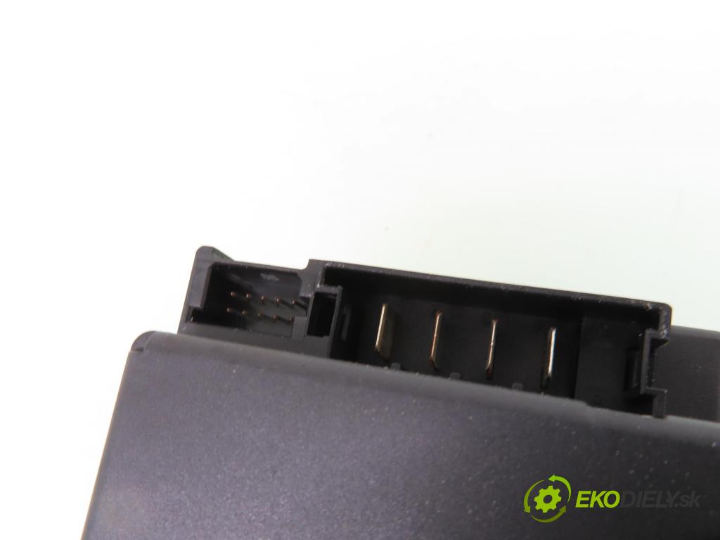 MERCEDES-BENZ KLASA S (W220) SEDAN 2004 145,00 S 320 CDI 197 - OM 613.960 3222,00 spinačka 2155450808 (Spínacie skrinky a kľúče)