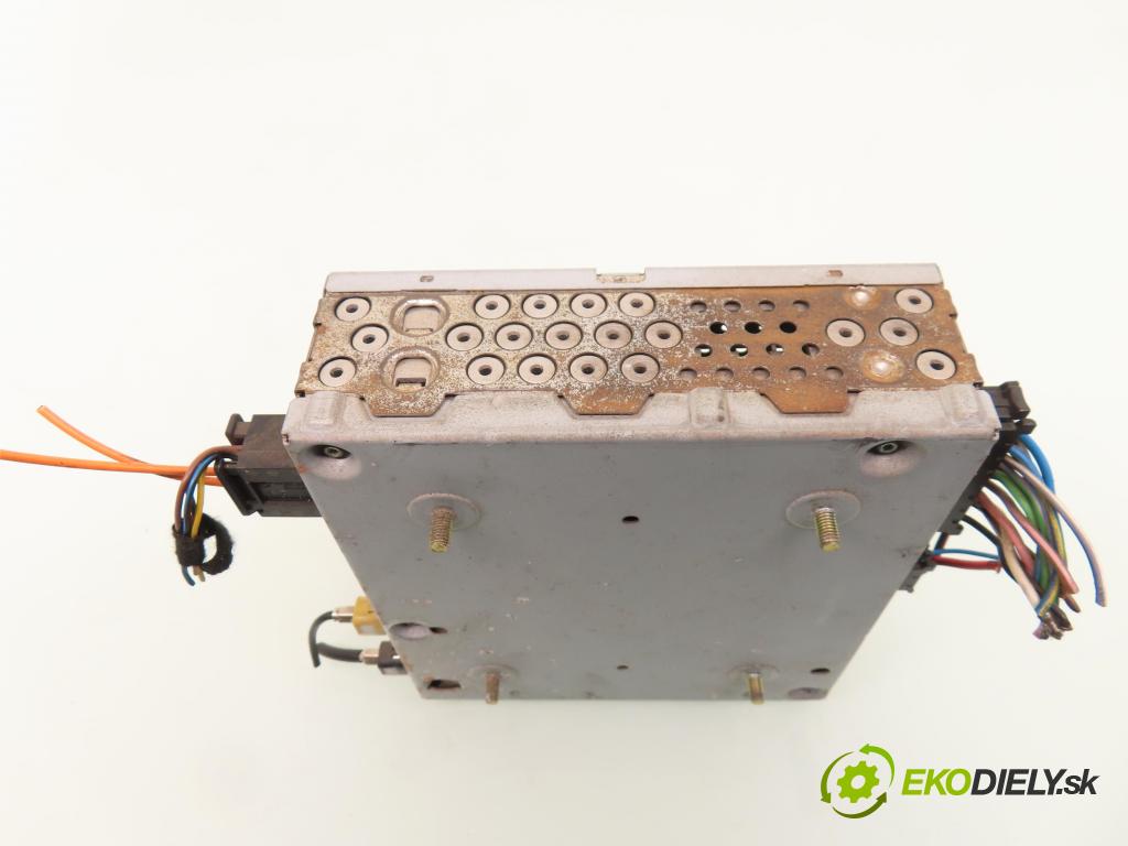 MERCEDES-BENZ KLASA S (W220) SEDAN 2004 145,00 S 320 CDI 197 - OM 613.960 3222,00 Zosilňovač A2208701789 (Zosilňovače)