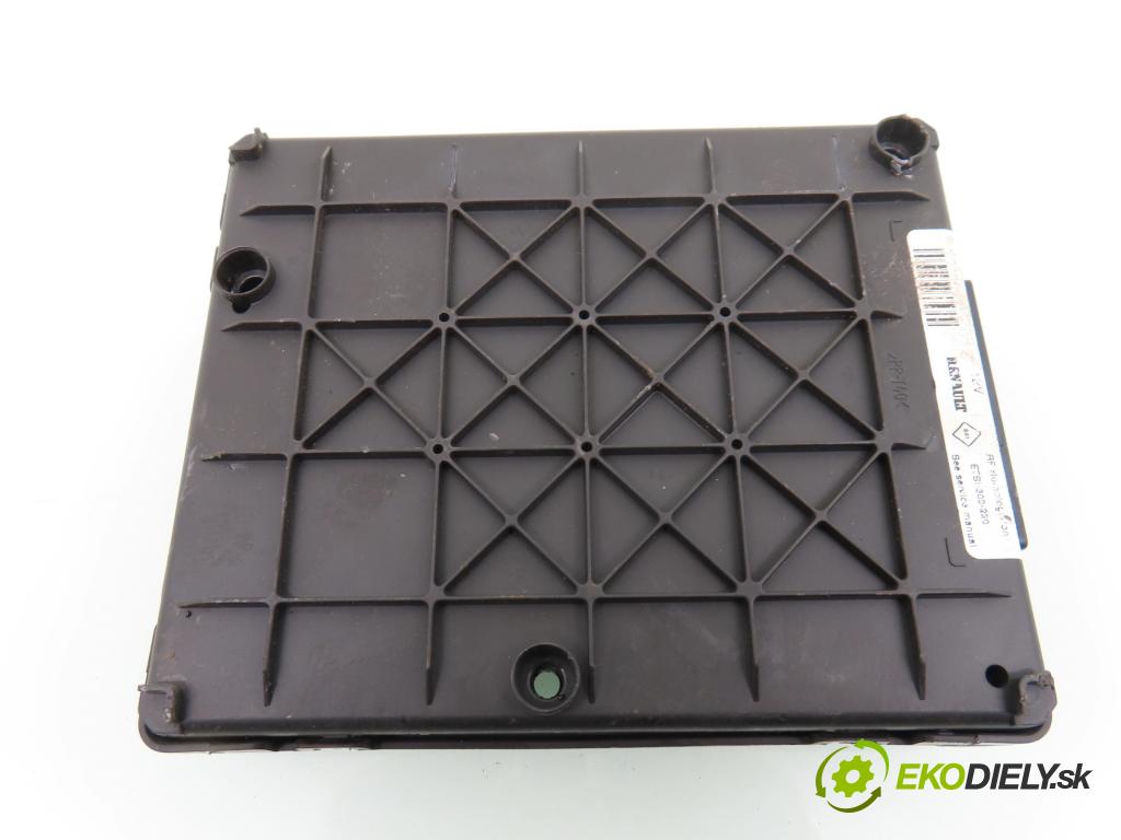 RENAULT SCENIC I (JA0/1_) MINIVAN 2000 79,00 1.6 16V 107 - K4M 700 1598,00 MODUL BSI 8200029342A ; S108502610C