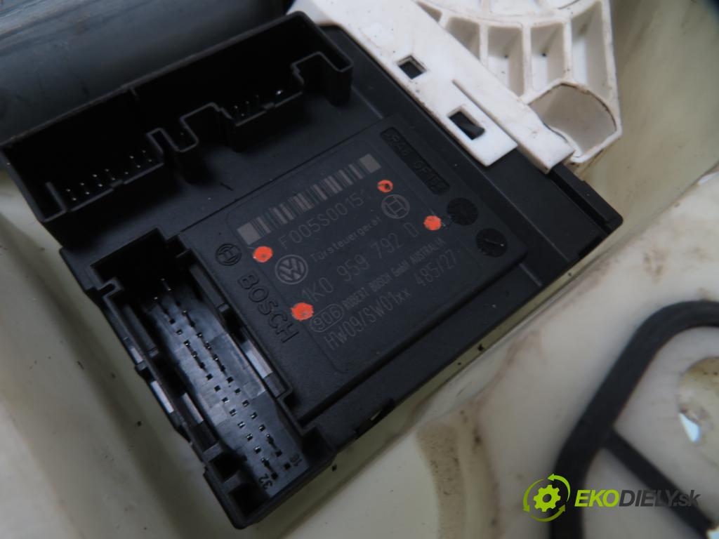 SEAT ALTEA (5P1) MINIVAN 2004 75,00 1.6 102 1595,00 Mechanizmus okien 1K0959792D ; F005S00151