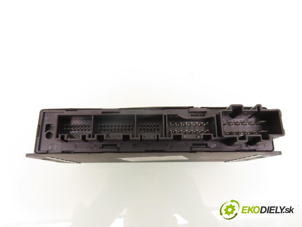 AUDI A4 Avant (8E5, B6) KOMBI 2002 96,00 1.9 TDI - AWX 1896,00 MODUL komfortu 8E0959433AD