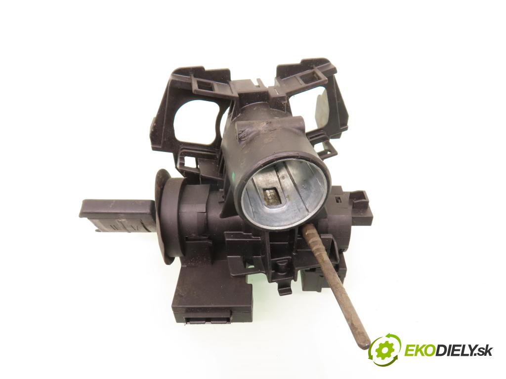 OPEL MERIVA A nadwozie wielkoprzestrzenne (MPV) (X03) HB 2005 66,00 1.4 16V Twinport - Z 14 XEP 1364,00 spinačka 90589313 ; 90589389 ; 24413106 (Spínacie skrinky a kľúče)