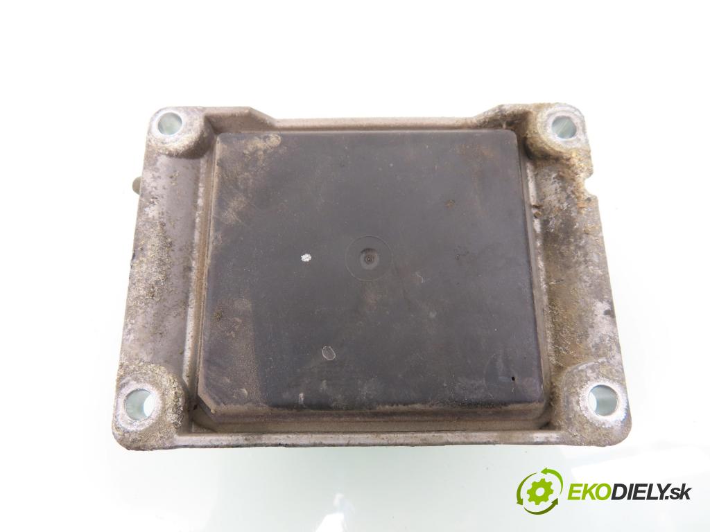 OPEL MERIVA A nadwozie wielkoprzestrzenne (MPV) (X03) HB 2005 66,00 1.4 16V Twinport - Z 14 XEP 1364,00 Riadiaca jednotka Motor 0261208255 ; 55353613