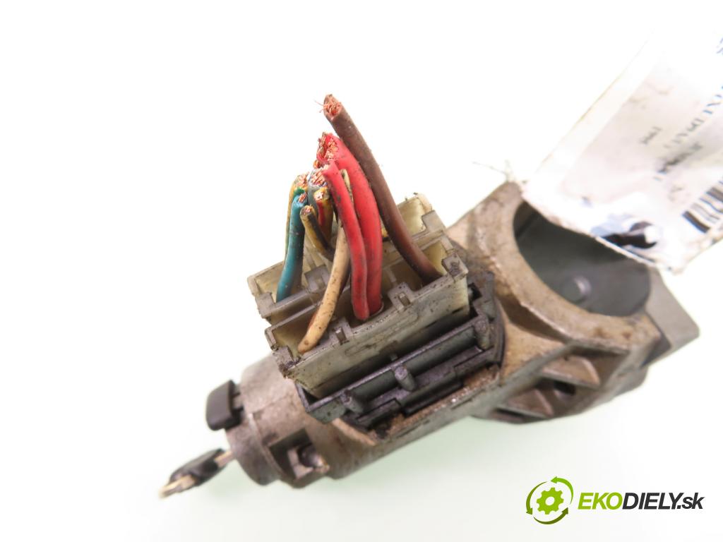 CITROEN JUMPER Skrzynia (230L) FURGON 1995 51,00 1.9 D - D9B (XUD9A/U) 1905,00 spinačka  (Spínacie skrinky a kľúče)