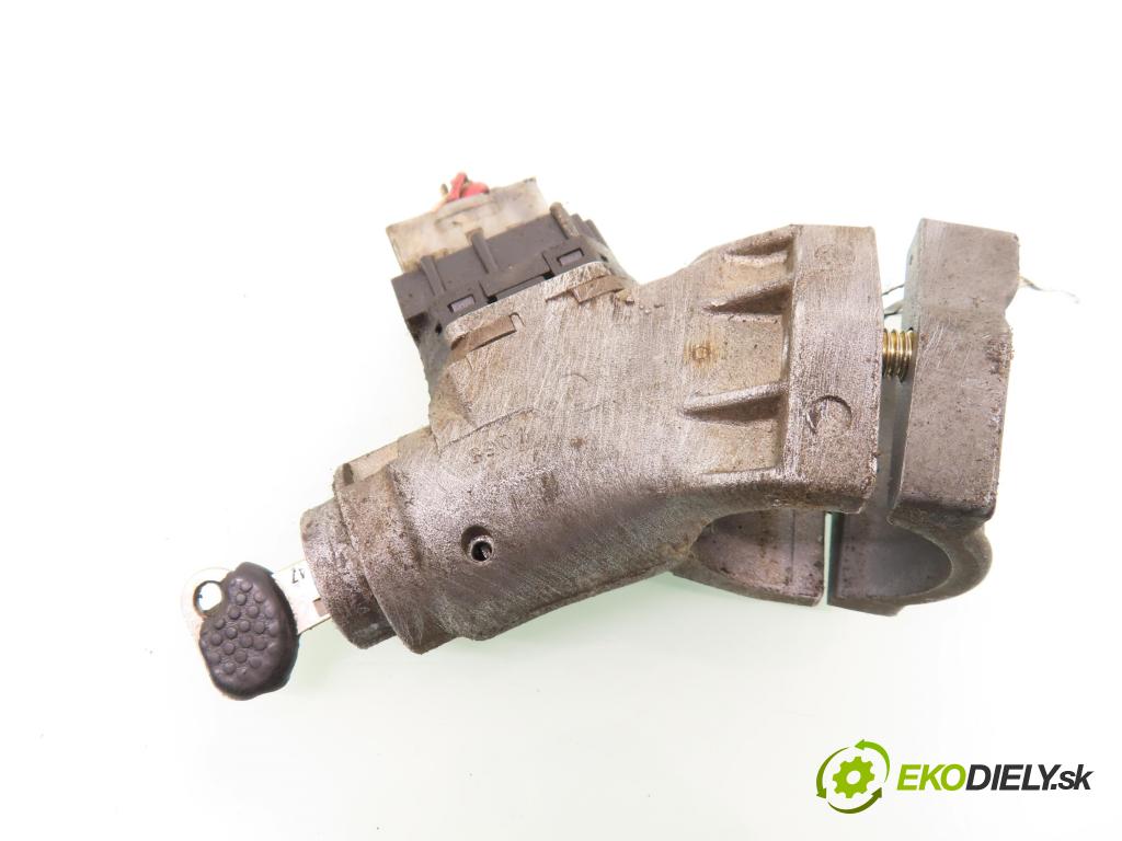 CITROEN JUMPER Skrzynia (230L) FURGON 1995 51,00 1.9 D - D9B (XUD9A/U) 1905,00 spinačka  (Spínacie skrinky a kľúče)