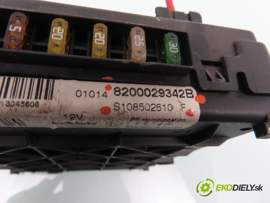 RENAULT SCENIC I (JA0/1_) MINIVAN 2001 75,00 1.9 dCi 102 - F9Q 732 1870,00 MODUL BSI 8200029342B ; S108502610F