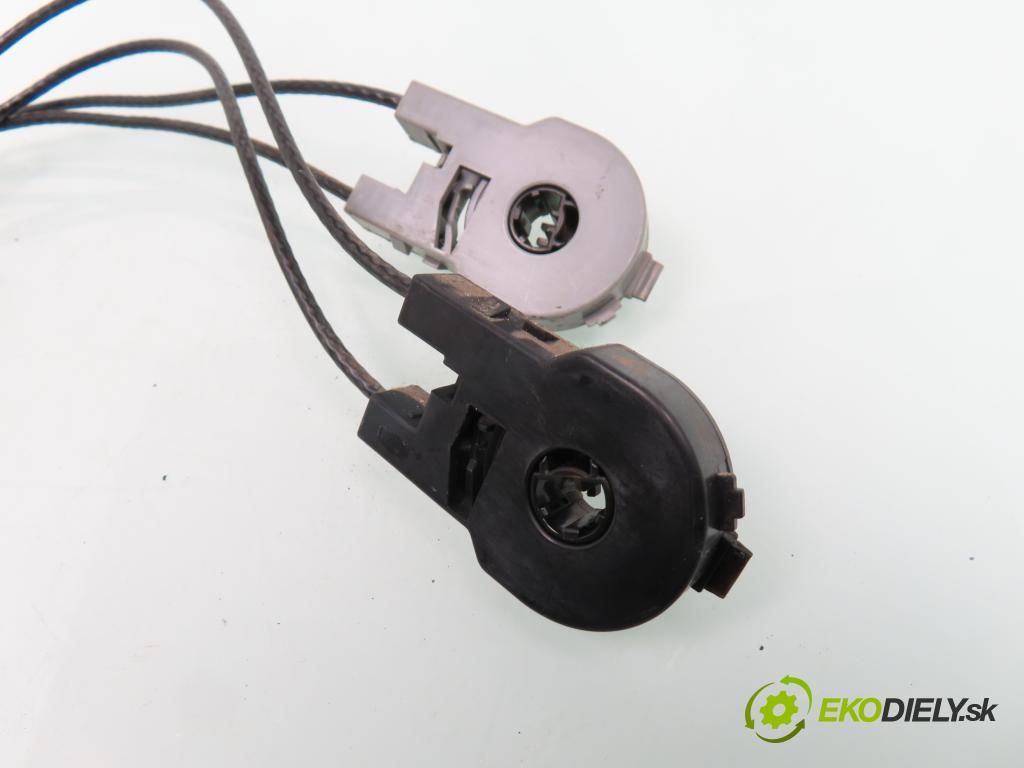 FORD FOCUS (DAW, DBW) HB 2000 66,00 1.8 TDDi 90 - C9DA 1753,00 Lanko panel kúrenia 98AB11504AE ; 98AB11503AE