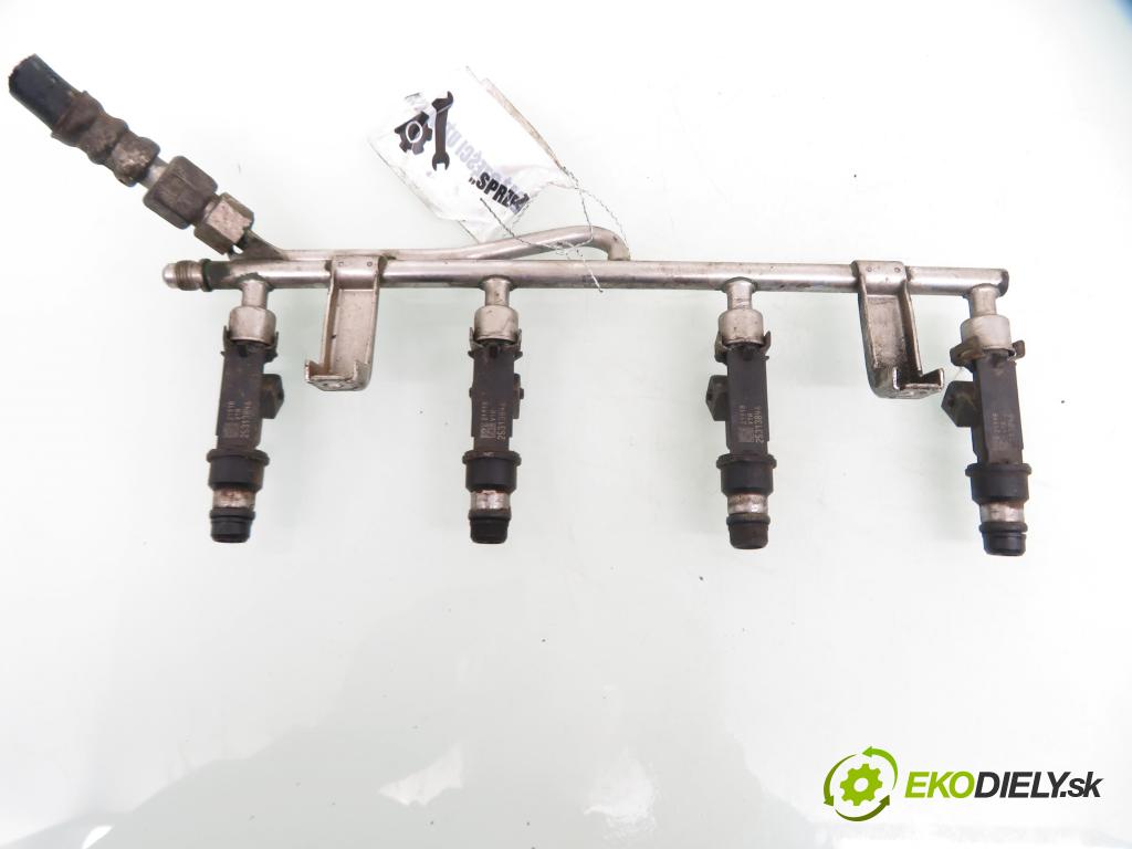 OPEL ZAFIRA A Nadwozie Wielkopojemne (MPV) (T98)  MINIVAN 2001 74,00 1.6 16V - X 16 XEL 1598,00 Lišta vstrekovacia 25313846 (Vstrekovacie lišty)