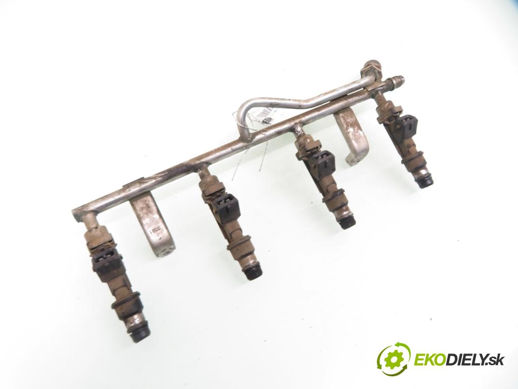 OPEL ZAFIRA A Nadwozie Wielkopojemne (MPV) (T98)  MINIVAN 2001 74,00 1.6 16V - X 16 XEL 1598,00 Lišta vstrekovacia 25313846 (Vstrekovacie lišty)