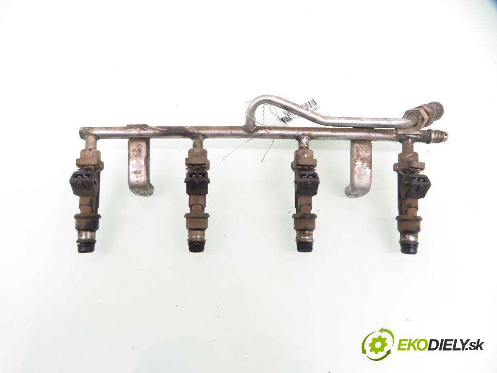 OPEL ZAFIRA A Nadwozie Wielkopojemne (MPV) (T98)  MINIVAN 2001 74,00 1.6 16V - X 16 XEL 1598,00 Lišta vstrekovacia 25313846 (Vstrekovacie lišty)