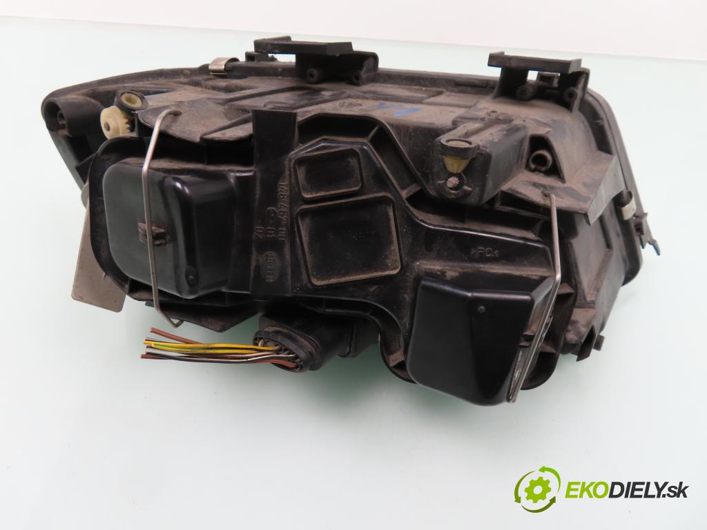 AUDI A6 Avant (4B5, C5) KOMBI 2001 125,00 2.4 - BDV 2393,00 Svetlo PP 14846500