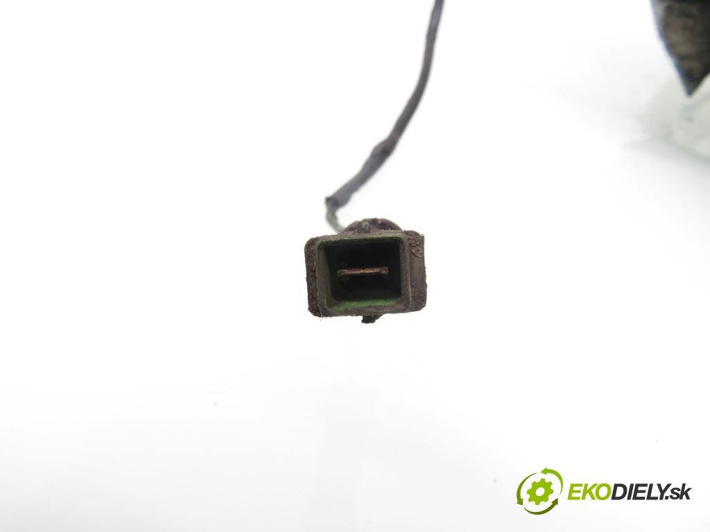 SKODA SUPERB I (3U4) SEDAN 2002 74,00 1.9 TDI - AVB 1896,00 KOMPRESOR: klimatizácie  (Kompresory klimatizácie)