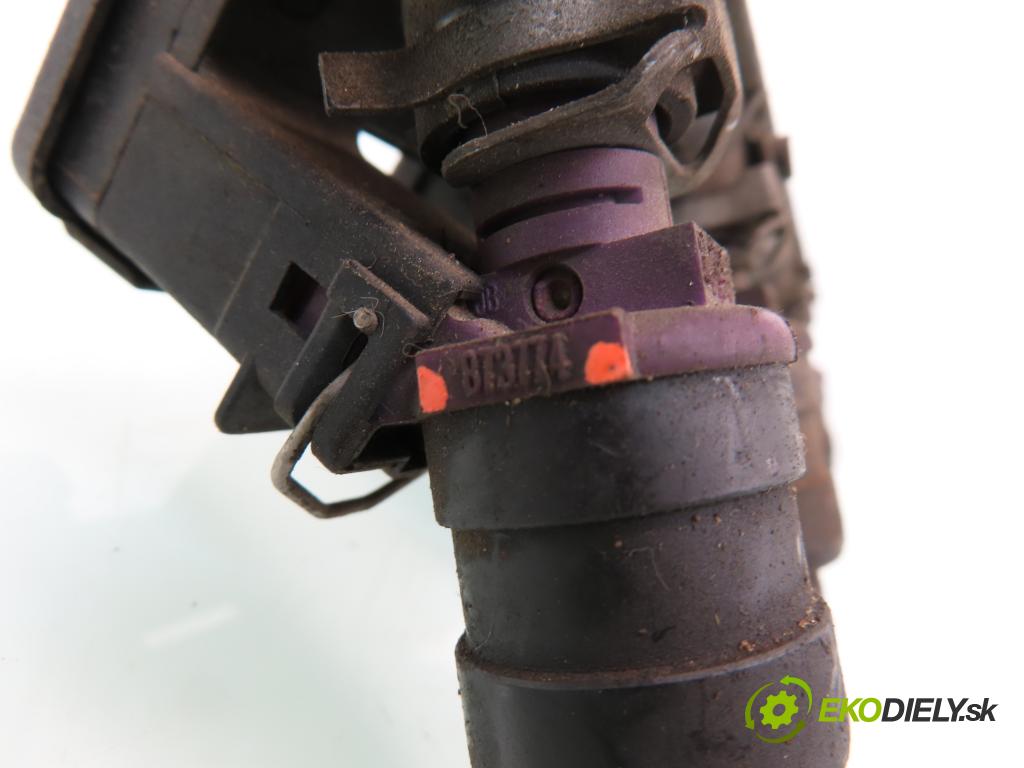 RENAULT CLIO II (BB_, CB_) HB 2000 43,00 1.2 8V 58 1149,00 Lišta vstrekovacia 873774 (Vstrekovacie lišty)