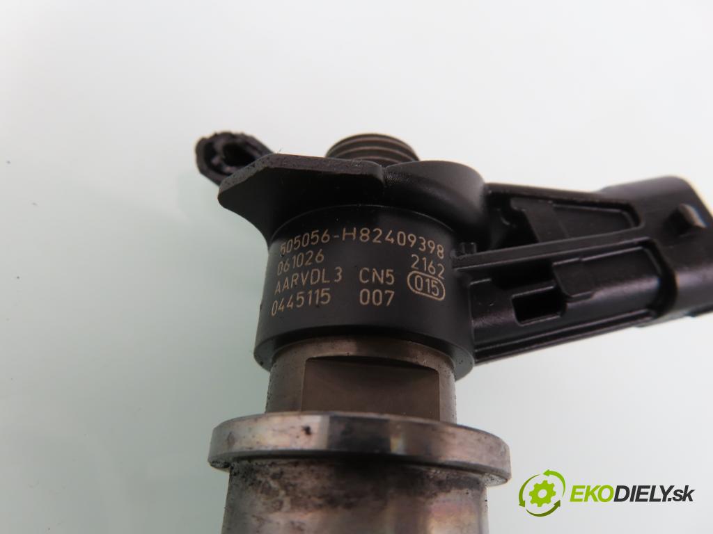 RENAULT SCENIC II (JM0/1_) MINIVAN 2006 110,00 2.0 dCi (JM1K) - M9R 700 1995,00 vstrekovač 0445115007 ; H82409398 (Vstrekovače)