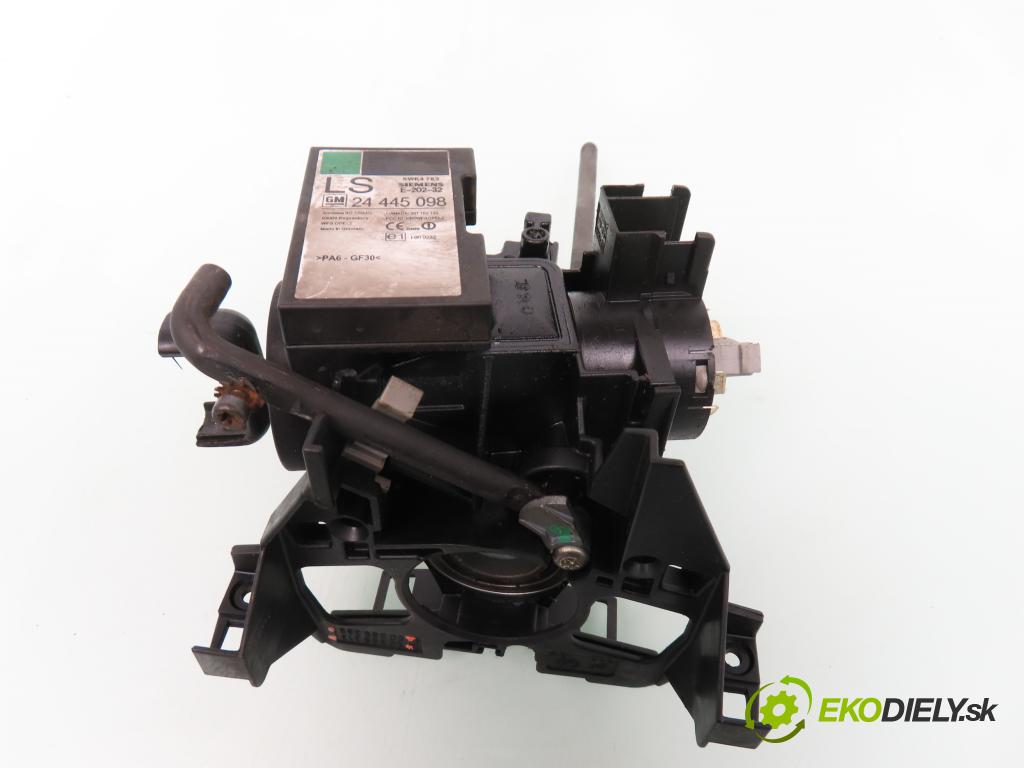 OPEL ZAFIRA A Nadwozie Wielkopojemne (MPV) (T98)  MINIVAN 2002 74,00 2.0 DTI 16V 101 - Y 20 DTH 1995,00 spinačka 90589313 ; 90589389 ; 24445098 (Spínacie skrinky a kľúče)