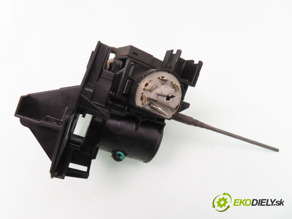 OPEL ZAFIRA A Nadwozie Wielkopojemne (MPV) (T98)  MINIVAN 2002 74,00 2.0 DTI 16V 101 - Y 20 DTH 1995,00 spinačka 90589313 ; 90589389 ; 24445098 (Spínacie skrinky a kľúče)