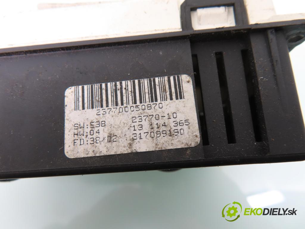 OPEL VECTRA C GTS (Z02) LIFTBACK 2002 90,00 1.8 16V 122 - Z 18 XE 1796,00 RADIO CD 13138246 ; CDR2005 ; 13114365