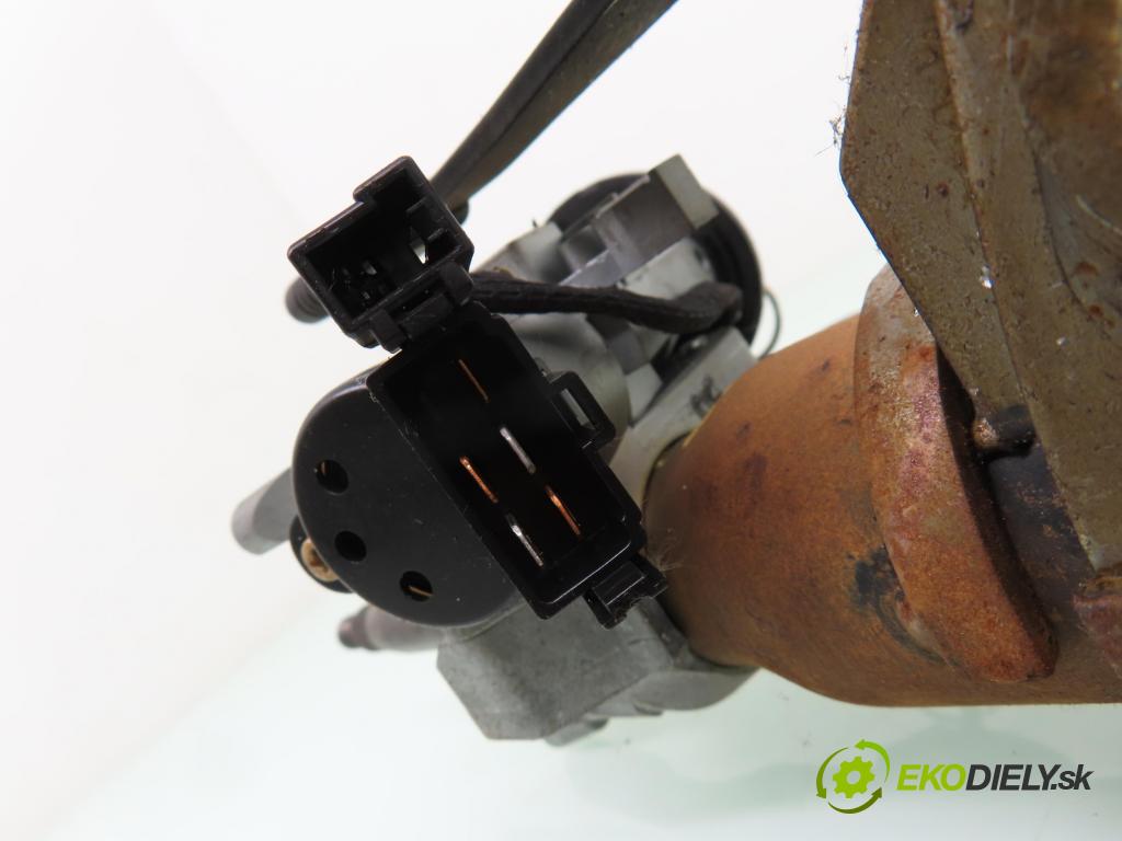 VOLVO V40 Kombi (645) KOMBI 1997 85,00 1.8 - B 4184 S 1731,00 spinačka 36276500 (Spínacie skrinky a kľúče)