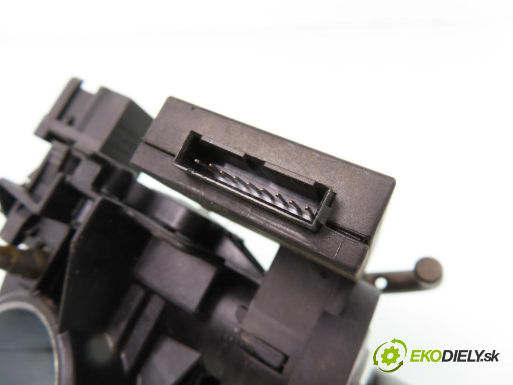 OPEL MERIVA A nadwozie wielkoprzestrzenne (MPV) (X03) HB 2006 74,00 1.7 CDTI 101 - Z 17 DT 1686,00 spinačka 90589313 ; 90589389 ; 24413106 (Spínacie skrinky a kľúče)